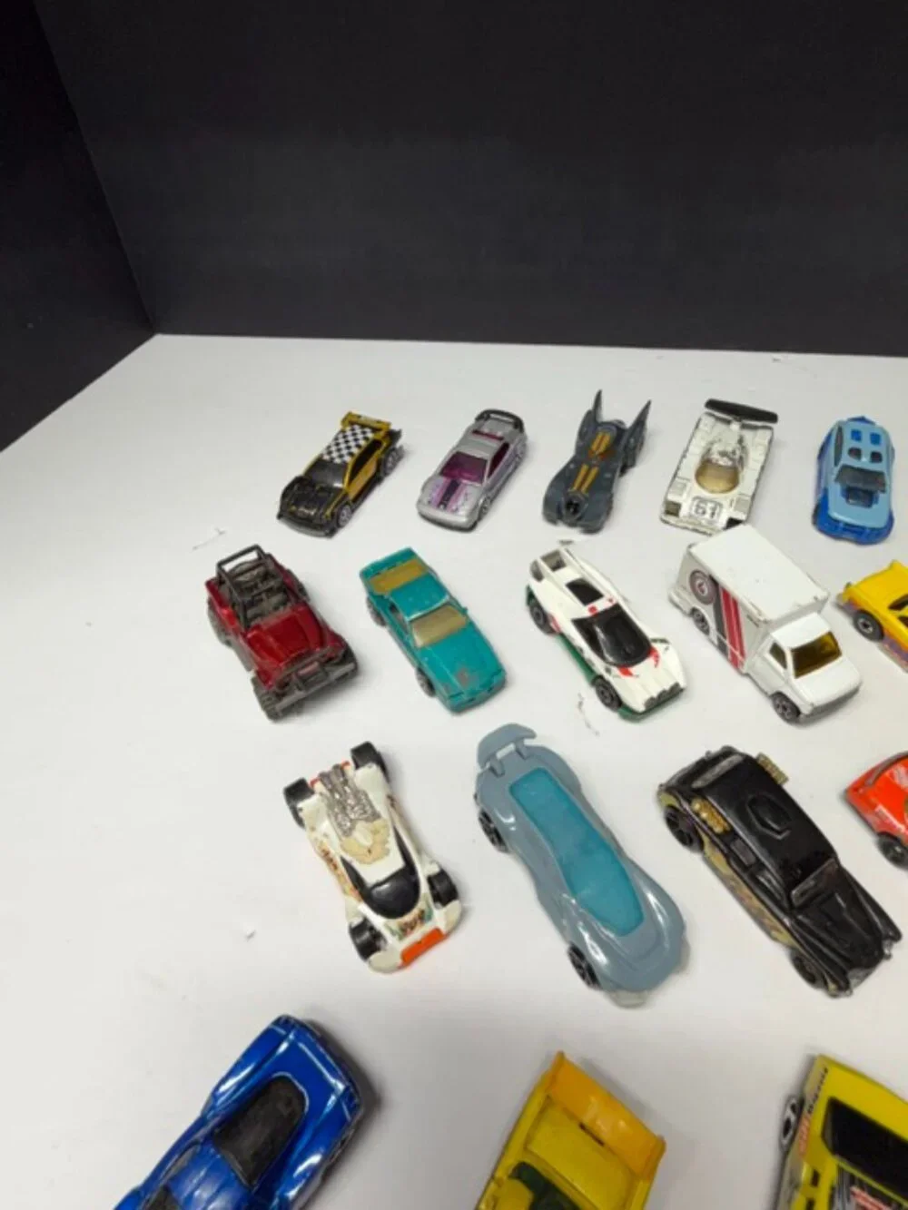 Toy Car Lot 1:64 Scale Hot Wheels, Matchbox